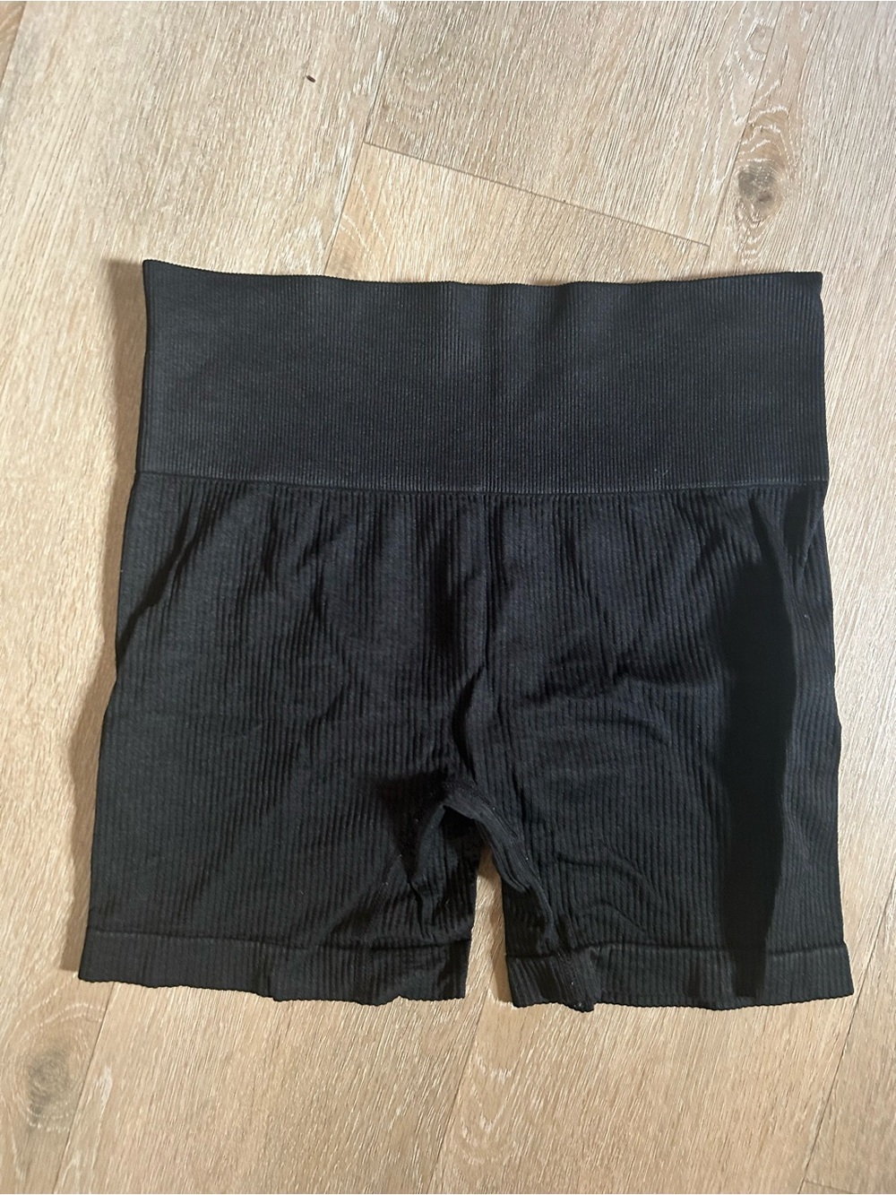 Seamless Black Ribbed Women’s Biker Shorts